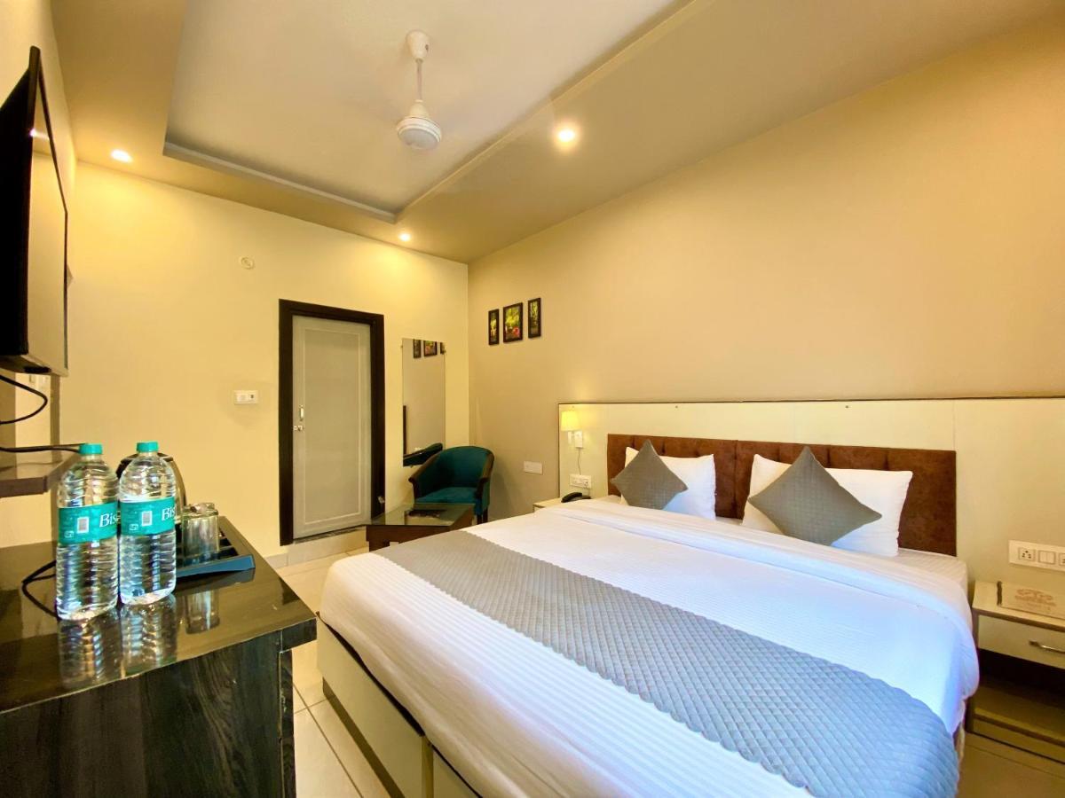 Tapovan New Residency By Ftp Hotels ริชิเคช ภายนอก รูปภาพ