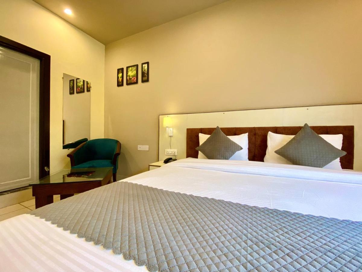 Tapovan New Residency By Ftp Hotels ริชิเคช ภายนอก รูปภาพ