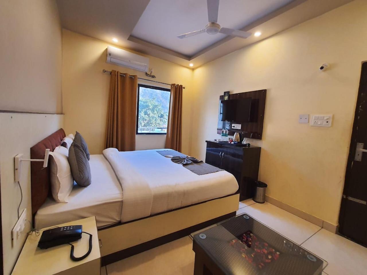 Tapovan New Residency By Ftp Hotels ริชิเคช ภายนอก รูปภาพ